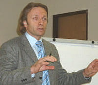 Dr. Konstantin Huber