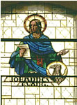 Glasfenster mit hl. Johannes in der Pfarrkirche